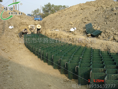 土工格室對級配碎石基層的加固效果